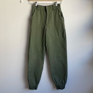 army green jogger cargo pants